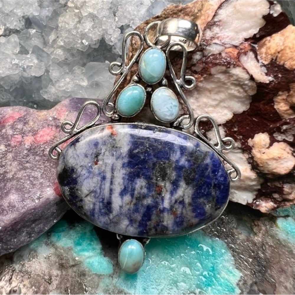 Sodalite & larimar pendant